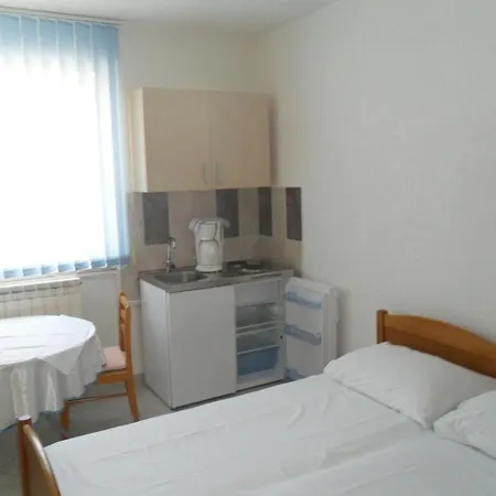 Studio In With Air Conditioning, Washing Machine * מדולין